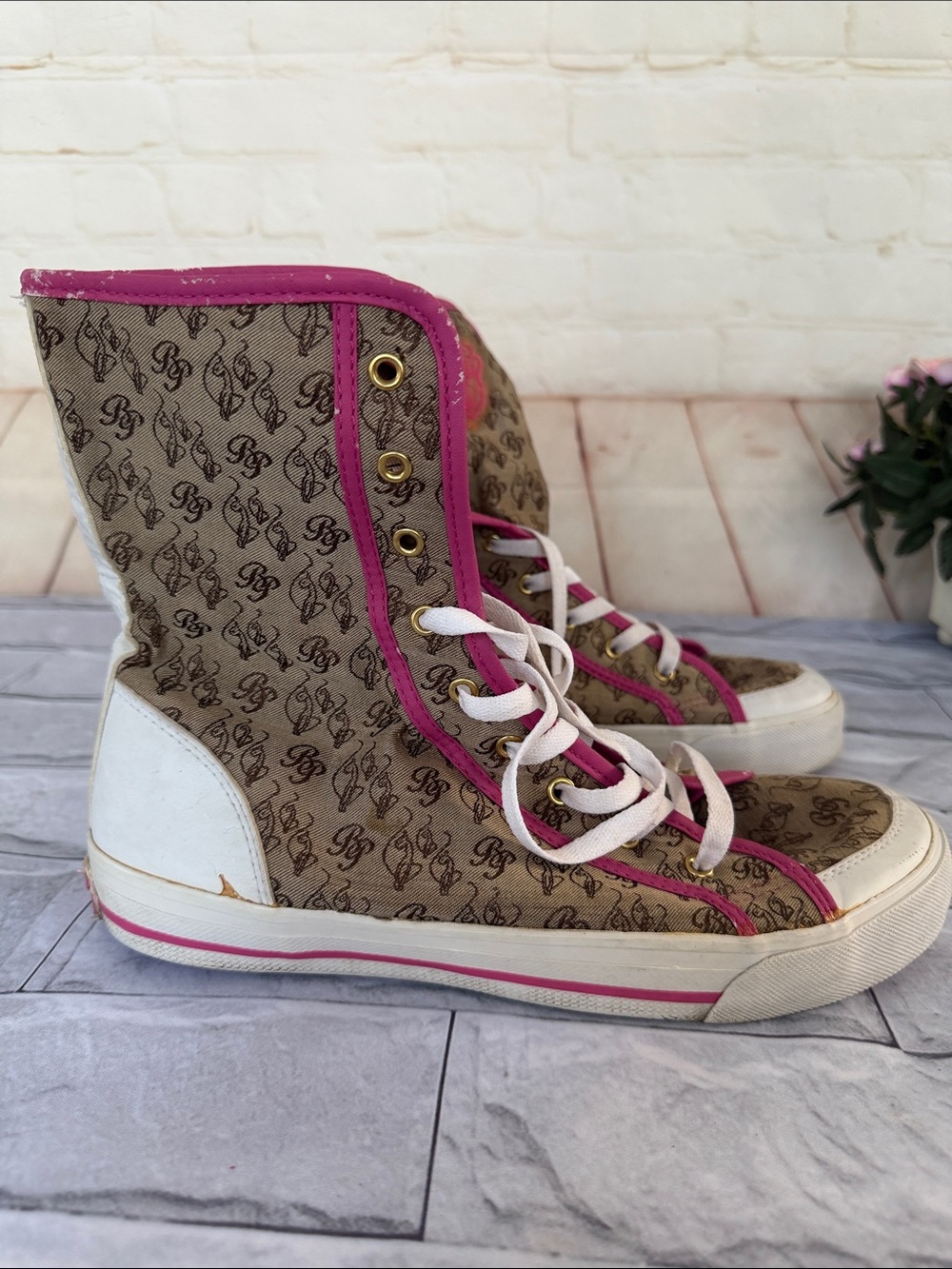 Y2K BABY PHAT HIGH TOPS LACE UP SNEAKERS SIZE 8.5